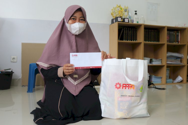PPPA Daarul Qur'an Cirebon dan PT Asri Tri Miharta Berikan Bantuan Sembako Untuk Guru Ngaji Rumah Tahfidz