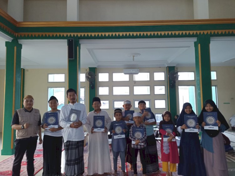 PPPA Daarul Qur’an Berbagi Al-Qur’an di Masjid Mitra