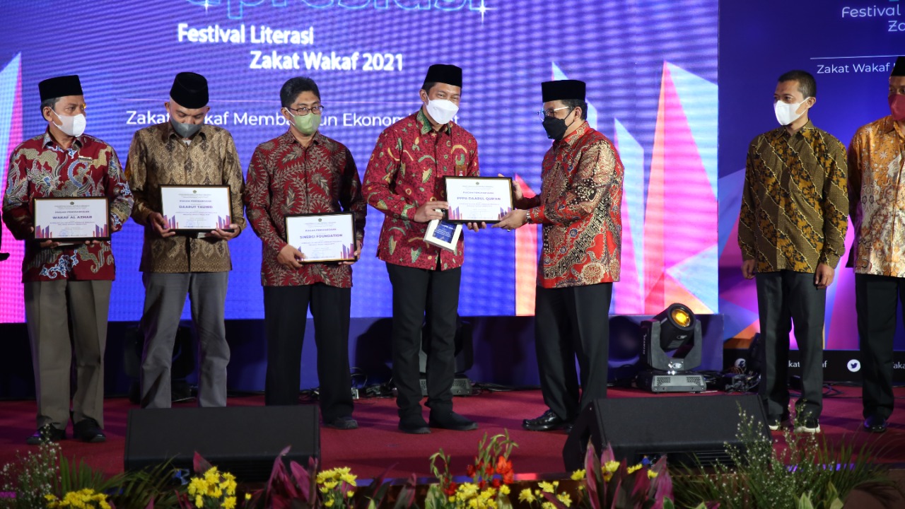 Laznas PPPA Daarul Qur'an Raih Penghargaan Kemenag di Festival Literasi Zakat Wakaf